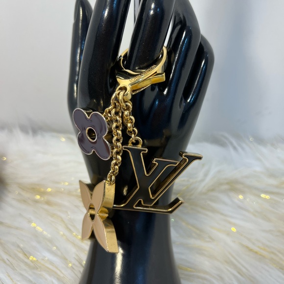 LV bag charm - Picture 6 of 12